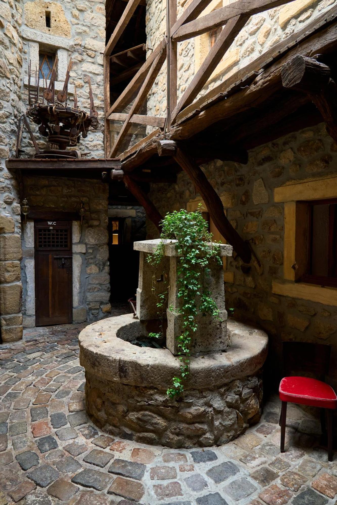 Bed and Breakfast Aux Prisons De Montagny Montagny  Exterior foto