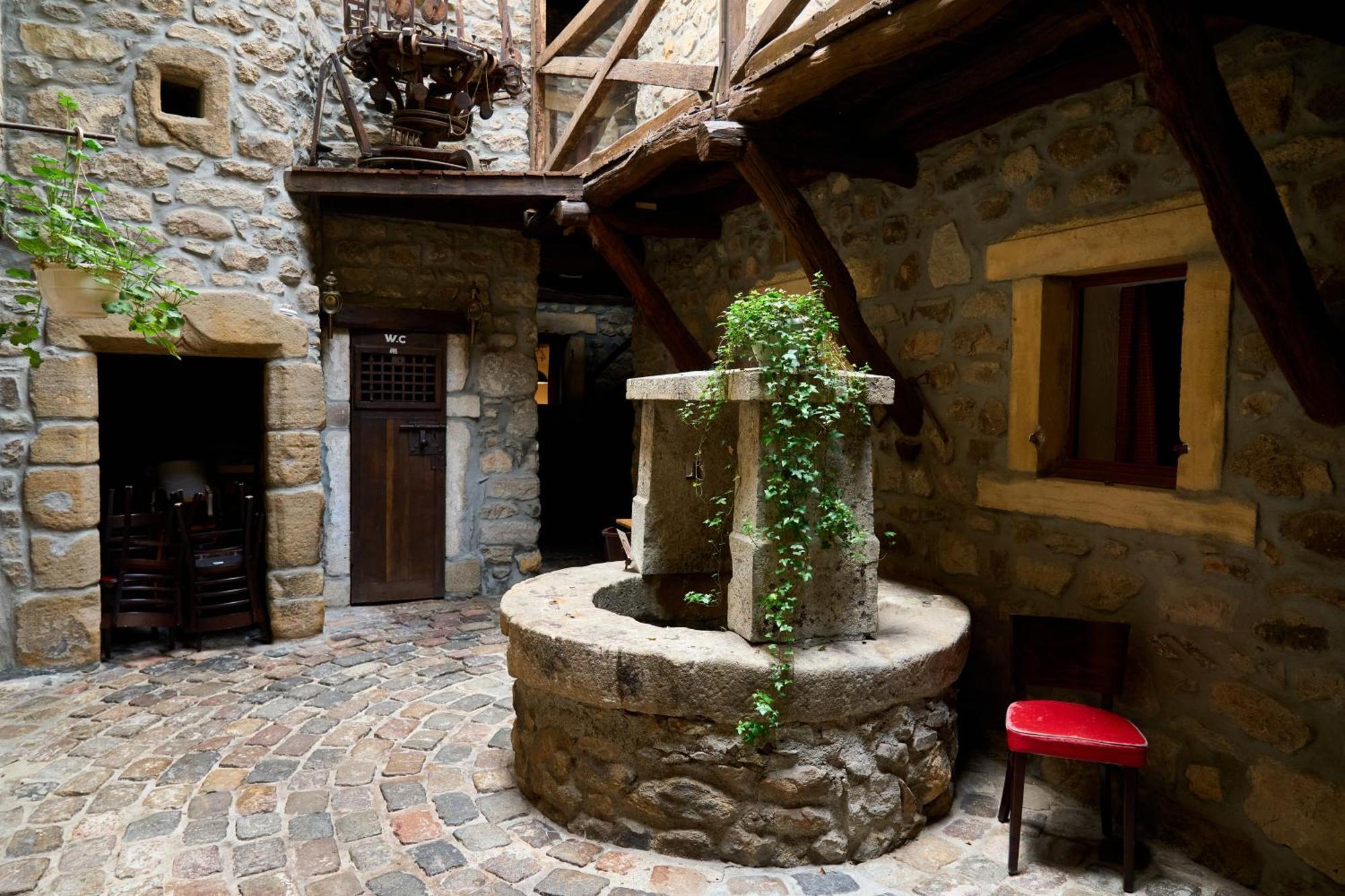 Bed and Breakfast Aux Prisons De Montagny Montagny  Exterior foto